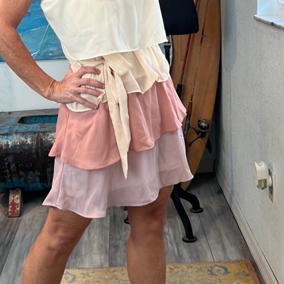 Andre’e by Unit,Tiered Soft Pale-Pink Layers,Gorgeous Piece,Excellent Con,Size S - Picture 2 of 8